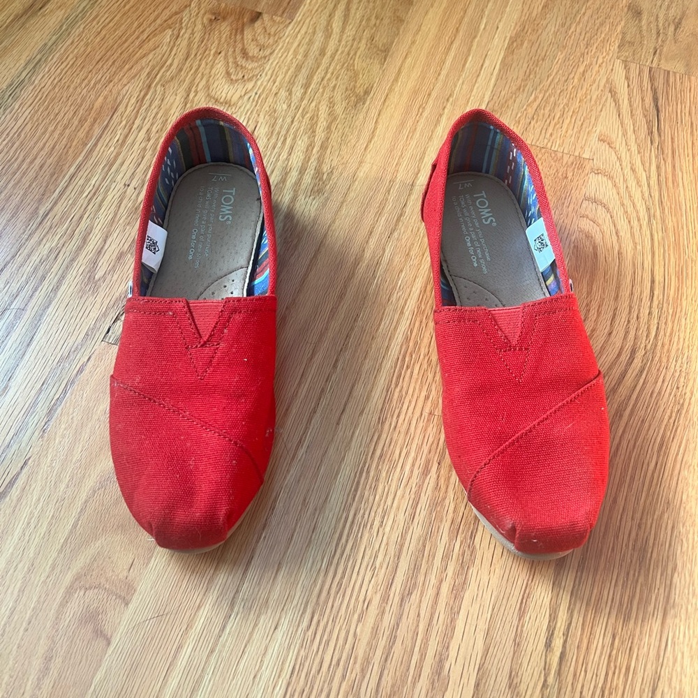 NWOT W7 Red Tom’s loafer